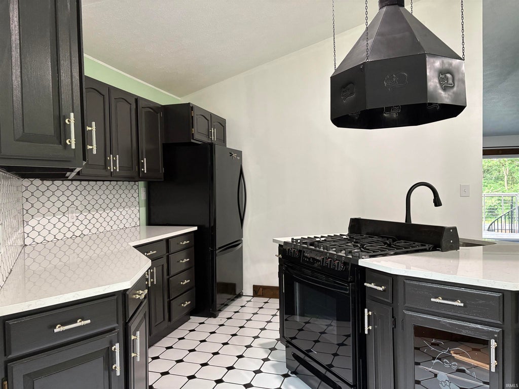 Photo of 8492 N 1050 E Road, Walkerton, IN 46574 (MLS # 202622538)