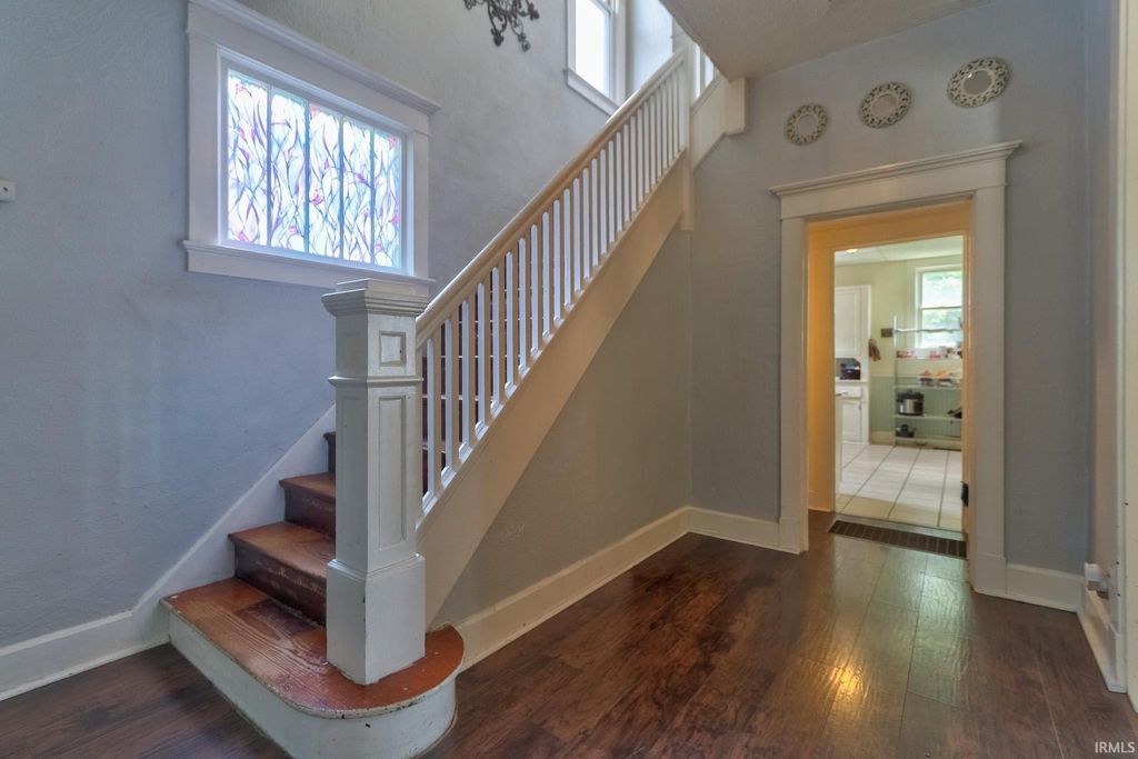 Photo of 1201 E Iowa Street, Evansville, IN 47711 (MLS # 202626193)