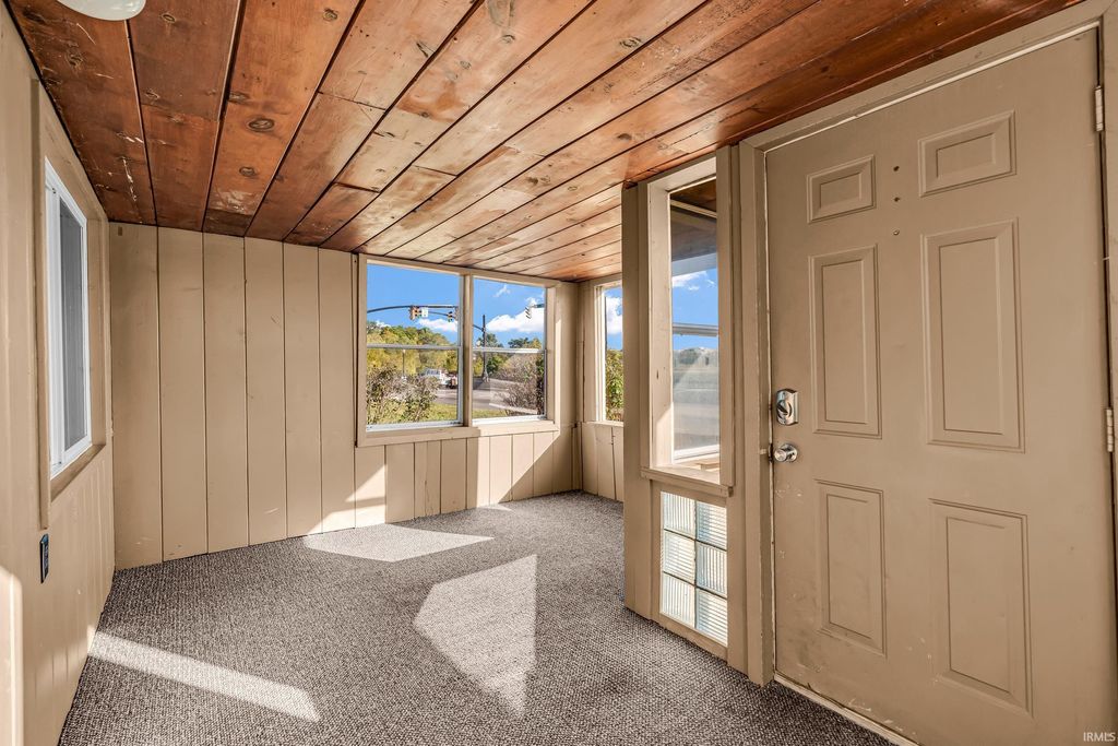 Photo of 709 N Wheeling Avenue, Muncie, IN 47303 (MLS # 202543864)