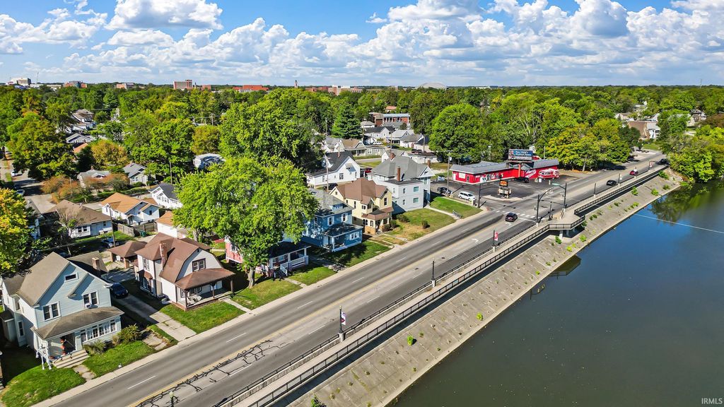 Photo of 709 N Wheeling Avenue, Muncie, IN 47303 (MLS # 202543864)