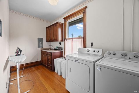 Tiny photo for 201 E Franklin Street, Delphi, IN 46923 (MLS # 202533922)