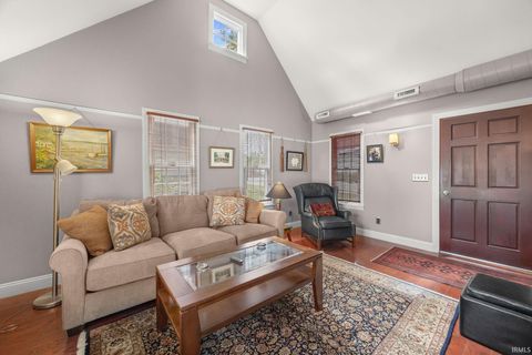 Tiny photo for 201 E Franklin Street, Delphi, IN 46923 (MLS # 202533922)