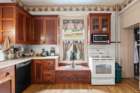 Tiny photo for 201 E Franklin Street, Delphi, IN 46923 (MLS # 202533922)