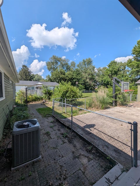 Tiny photo for 2000 N Dephos Street, Kokomo, IN 46901 (MLS # 202626419)