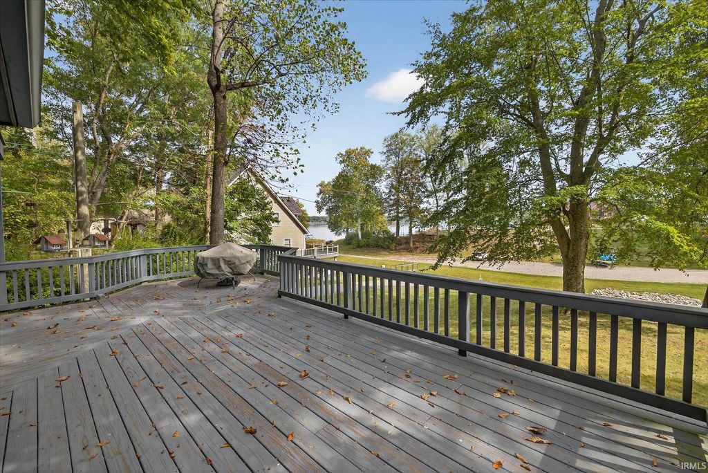 Photo of 8002 Lakeview Drive, Unionville, IN 47468 (MLS # 202614181)