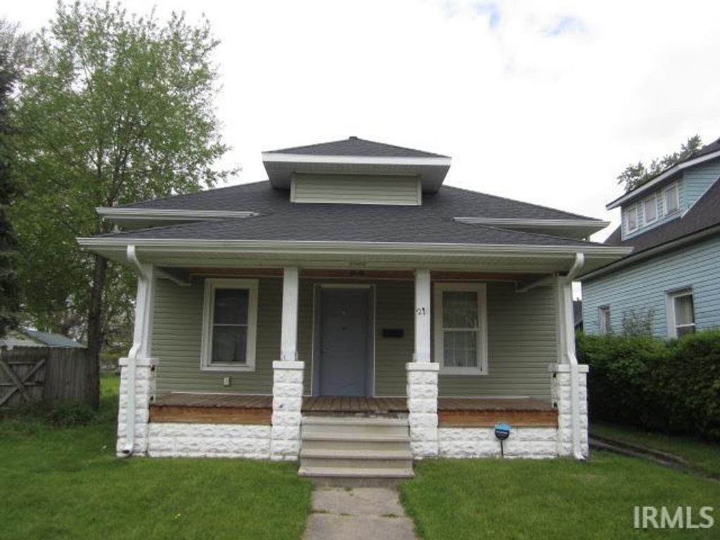 Photo of 210 W Garfield Avenue, Elkhart, IN 46516 (MLS # 202615408)