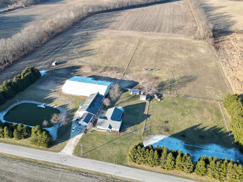 Photo of 7660 E 200 N, Grovertown, IN 46531 (MLS # 202601696)