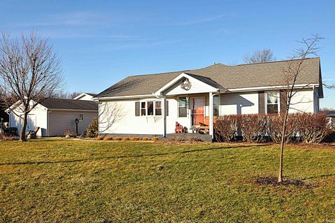 Photo of 7660 E 200 N, Grovertown, IN 46531 (MLS # 202601696)
