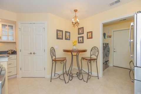 Tiny photo for 8131 Wolf Creek Court, Evansville, IN 47712 (MLS # 202612365)