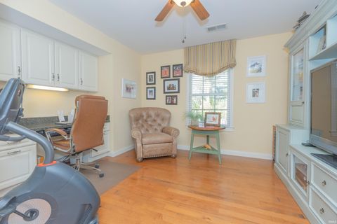 Tiny photo for 8131 Wolf Creek Court, Evansville, IN 47712 (MLS # 202612365)