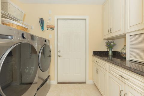 Tiny photo for 8131 Wolf Creek Court, Evansville, IN 47712 (MLS # 202612365)