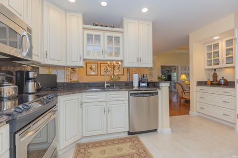 Tiny photo for 8131 Wolf Creek Court, Evansville, IN 47712 (MLS # 202612365)