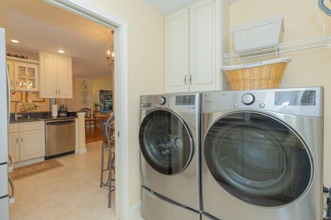 Tiny photo for 8131 Wolf Creek Court, Evansville, IN 47712 (MLS # 202612365)