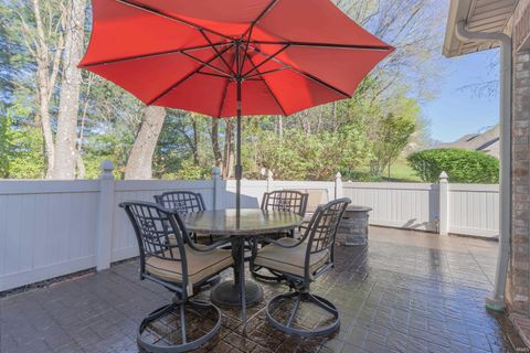 Tiny photo for 8131 Wolf Creek Court, Evansville, IN 47712 (MLS # 202612365)