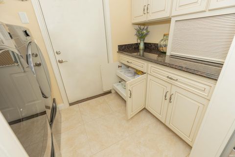 Tiny photo for 8131 Wolf Creek Court, Evansville, IN 47712 (MLS # 202612365)