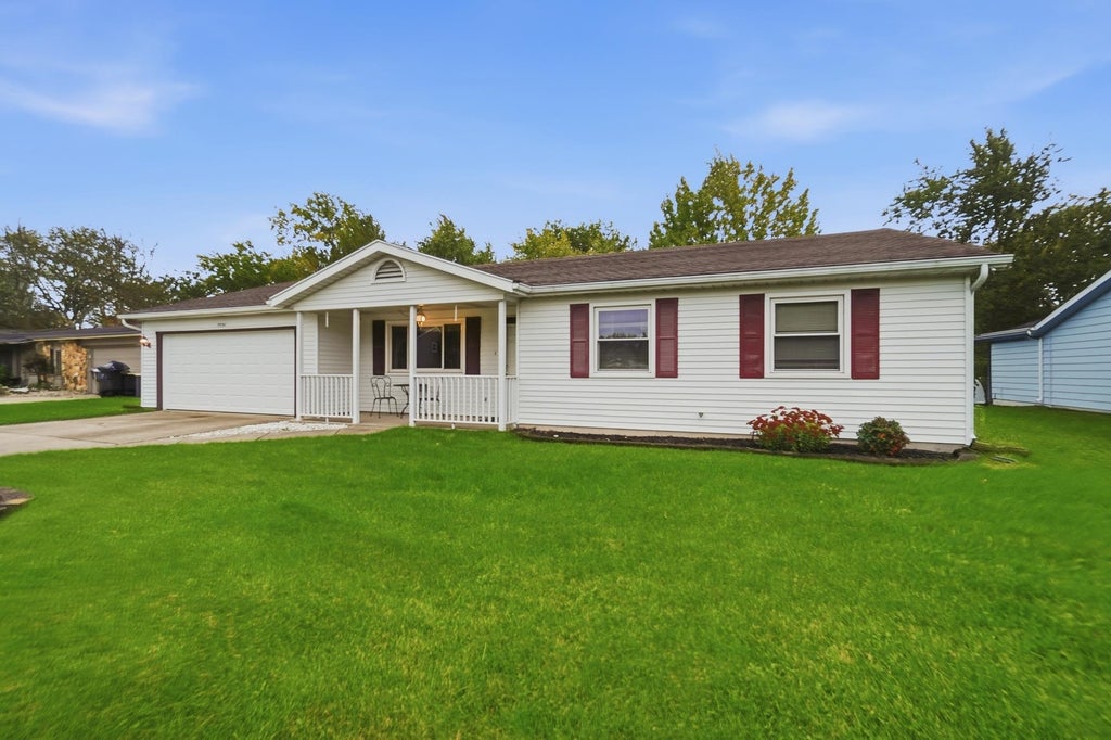 Photo of 7430 Parliament Place, Fort Wayne, IN 46835 (MLS # 202643125)