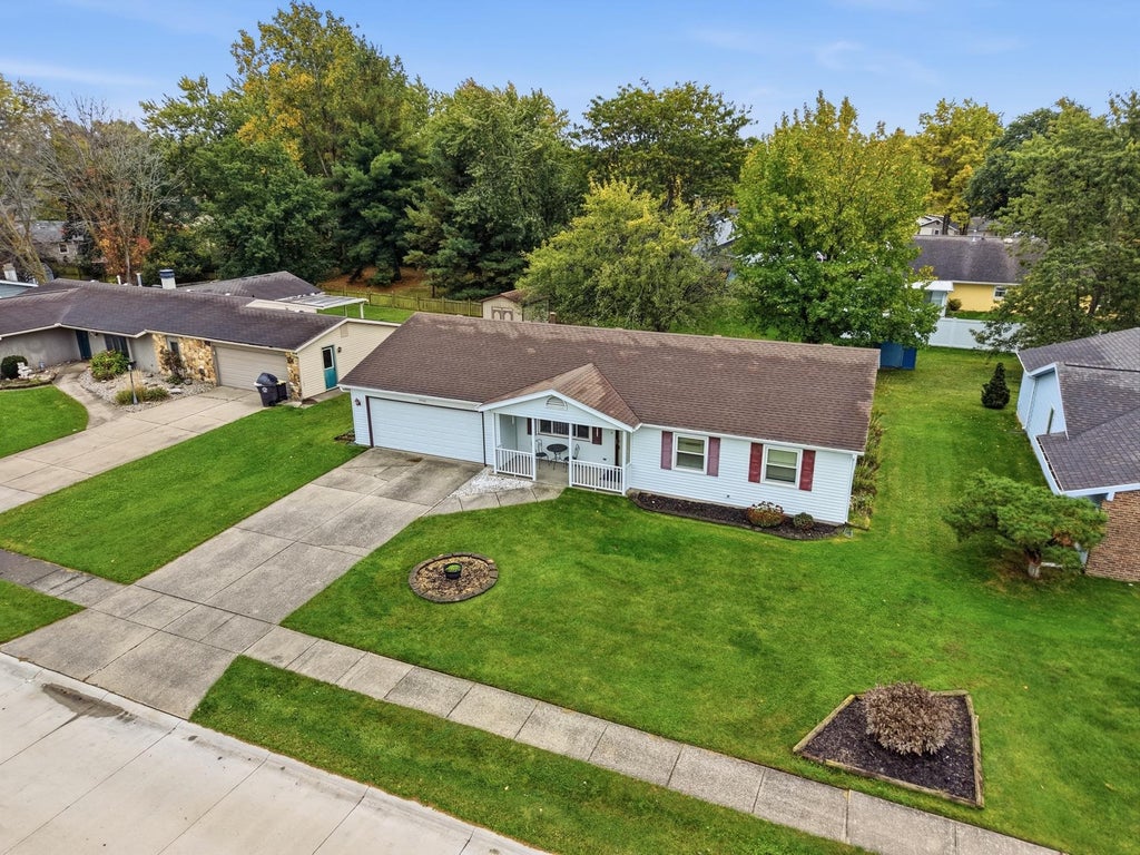 Photo of 7430 Parliament Place, Fort Wayne, IN 46835 (MLS # 202643125)