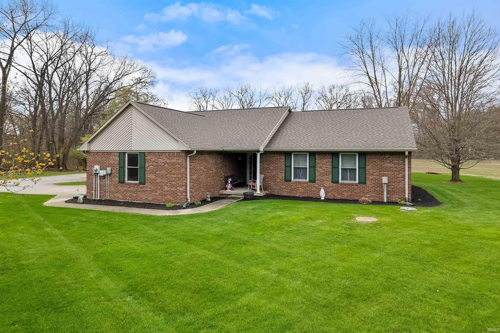 Photo of 3754 E Parses Road, Monticello, IN 47960 (MLS # 202612438)