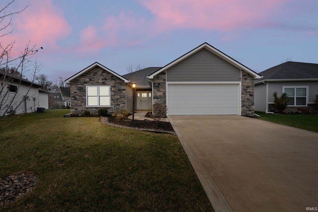 Photo of 10328 Fieldlight Boulevard, Fort Wayne, IN 46835 (MLS # 202547482)