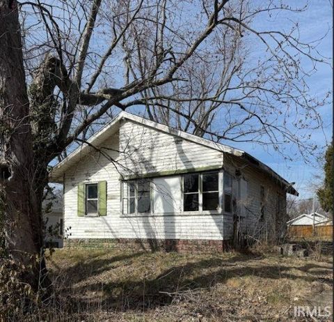 Photo of 812 W 3Rd Street, Bicknell, IN 47512 (MLS # 202614919)