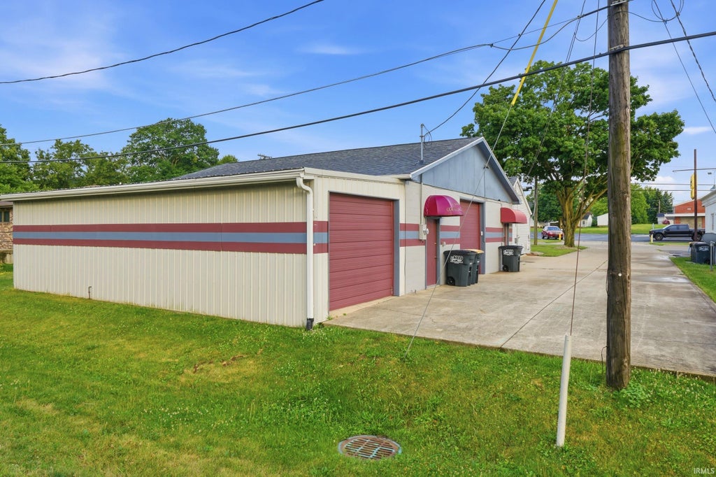Photo of 407 E Wayne Street, Kendallville, IN 46755 (MLS # 202627162)