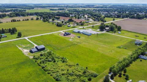 Tiny photo for 9630 E 00 Ns Road, Greentown, IN 46936 (MLS # 202622489)