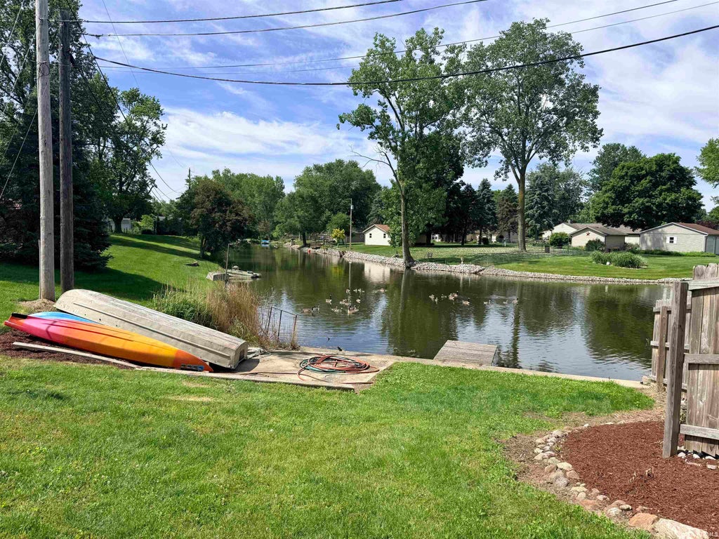 Photo of 13315 Lakeview Drive, Leo, IN 46765 (MLS # 202621125)