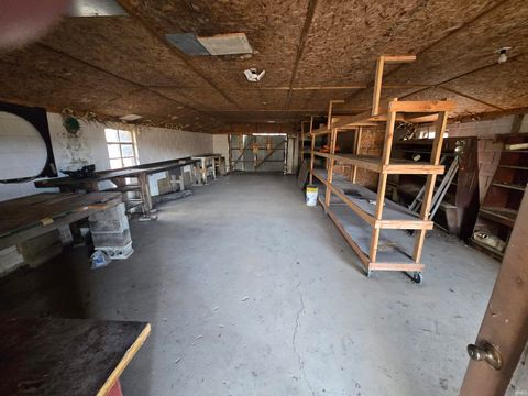 Tiny photo for 9264 S State Rd 57 Highway, Elberfeld, IN 47613 (MLS # 202600266)