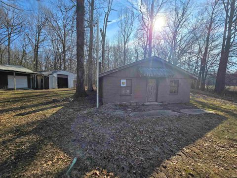 Tiny photo for 9264 S State Rd 57 Highway, Elberfeld, IN 47613 (MLS # 202600266)