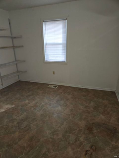 Tiny photo for 9264 S State Rd 57 Highway, Elberfeld, IN 47613 (MLS # 202600266)