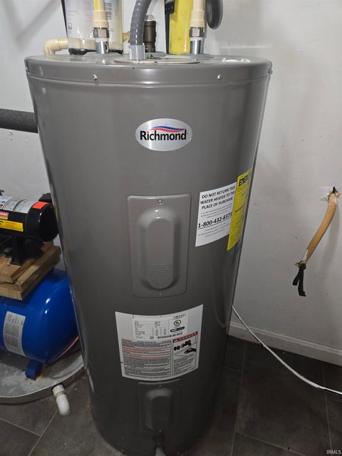 Tiny photo for 9264 S State Rd 57 Highway, Elberfeld, IN 47613 (MLS # 202600266)