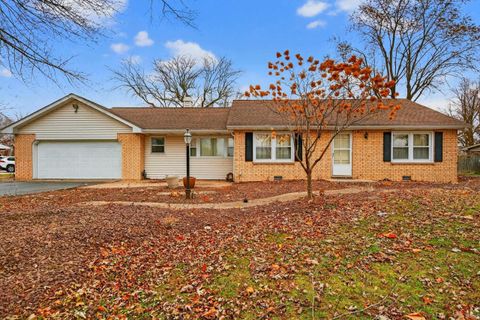 Photo of 6922 Bloom Drive, Greentown, IN 46936 (MLS # 202549163)