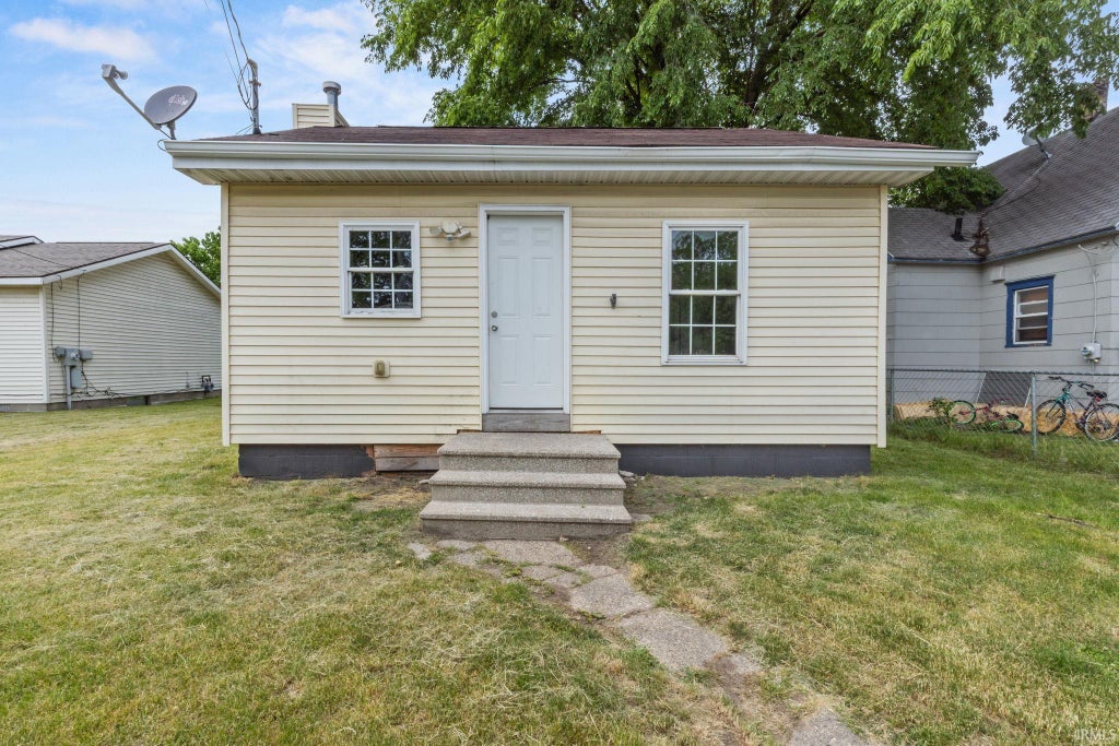 Photo of 517 Capitol Boulevard, Elkhart, IN 46516 (MLS # 202621216)