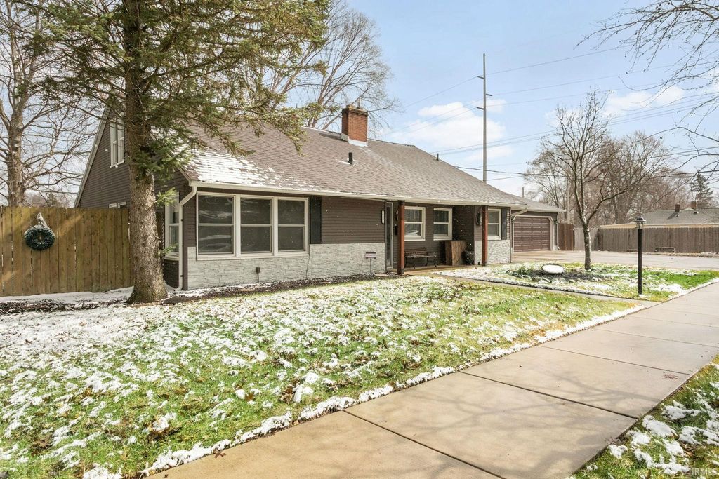 Photo of 430 S 35th Street, South Bend, IN 46615 (MLS # 202608744)