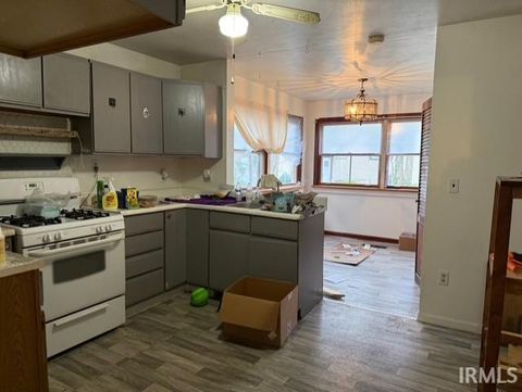 Tiny photo for 925-927 High Street, Logansport, IN 46947 (MLS # 202613819)