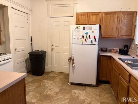 Tiny photo for 925-927 High Street, Logansport, IN 46947 (MLS # 202613819)