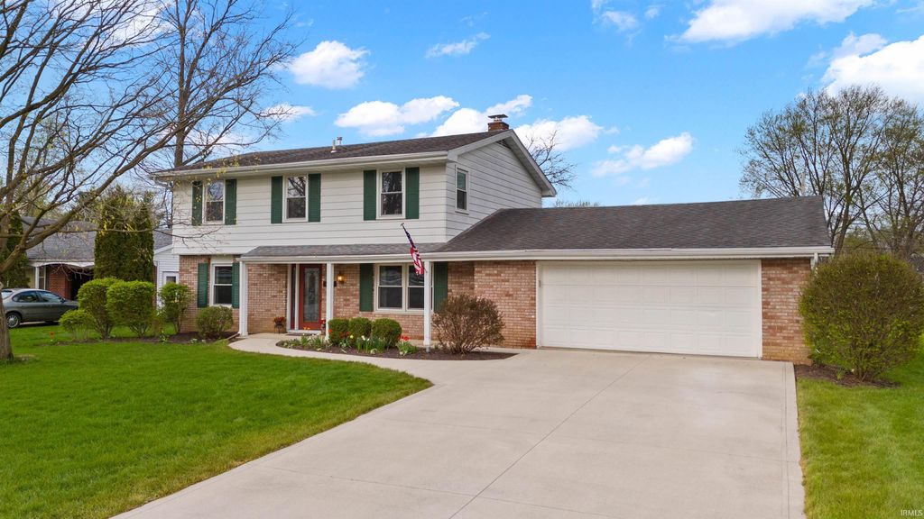 Photo of 4811 INNSBRUCK Drive, Fort Wayne, IN 46835 (MLS # 202613112)