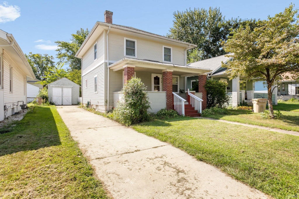 Photo of 918 E Fox Street, South Bend, IN 46613 (MLS # 202642694)