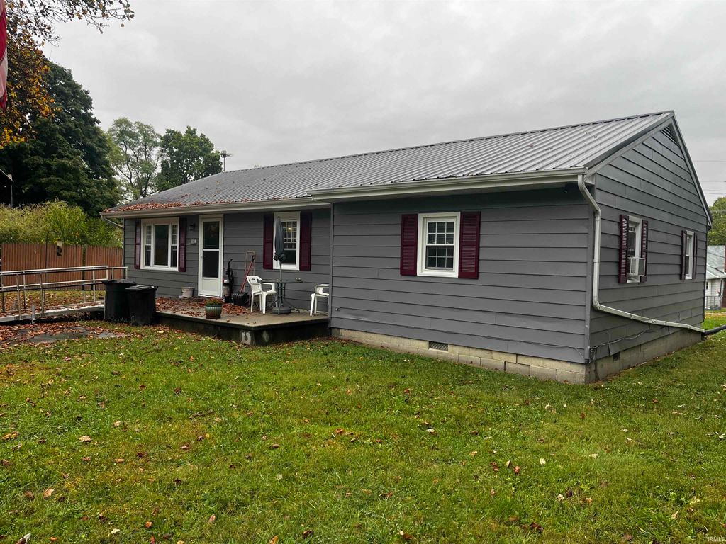 Photo of 505 S High Street, Hartford City, IN 47348 (MLS # 202546589)