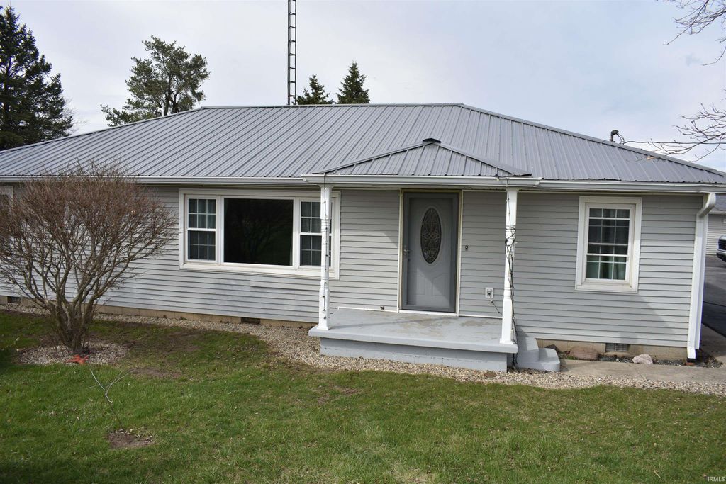 Photo of 1892 W 1800 S, Earl Park, IN 47942 (MLS # 202610234)