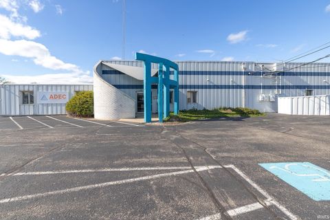 Photo of 2700 Industrial Parkway, Elkhart, IN 46516 (MLS # 202618612)