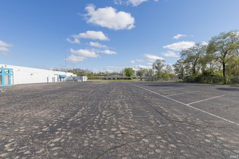 Tiny photo for 2700 Industrial Parkway, Elkhart, IN 46516 (MLS # 202618612)