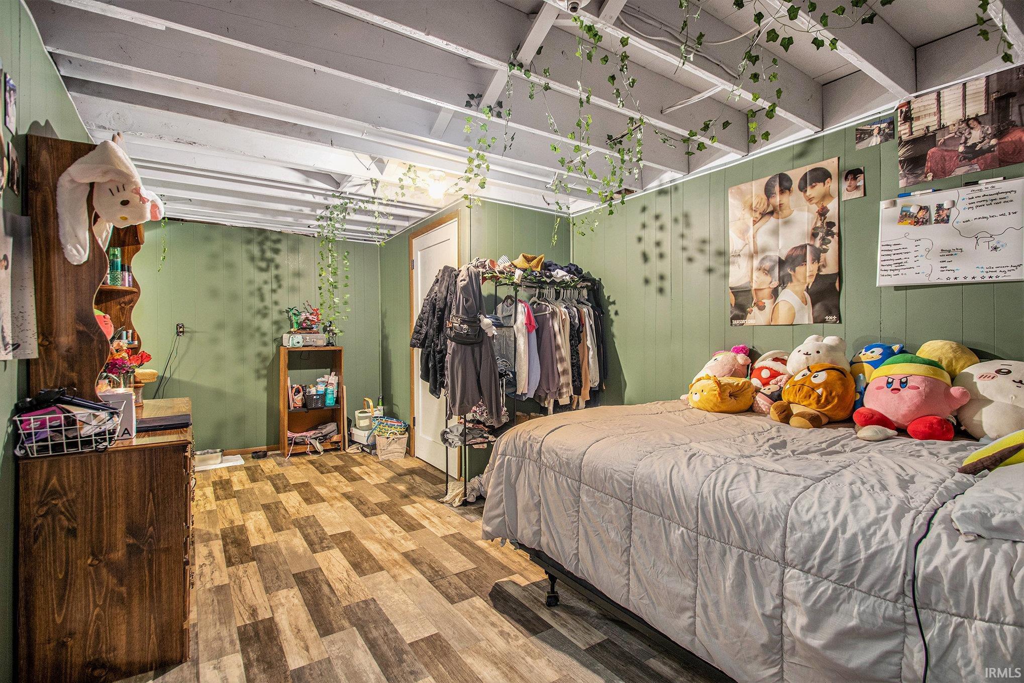 Elkhart, Indiana 46514, United States, 3 Bedrooms Bedrooms, ,2 BathroomsBathrooms,Residential,Pending,184515