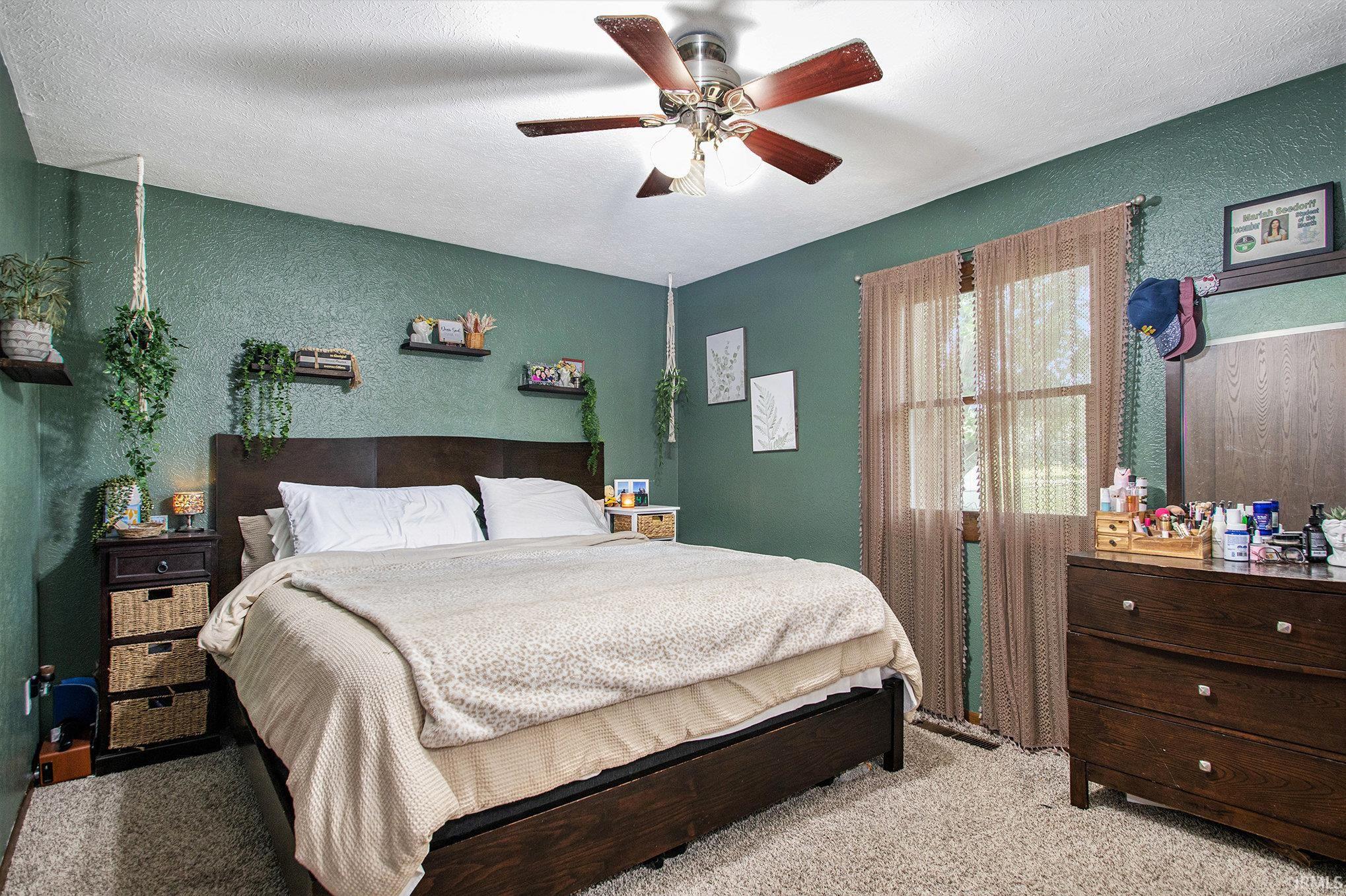 Elkhart, Indiana 46514, United States, 3 Bedrooms Bedrooms, ,2 BathroomsBathrooms,Residential,Pending,184515