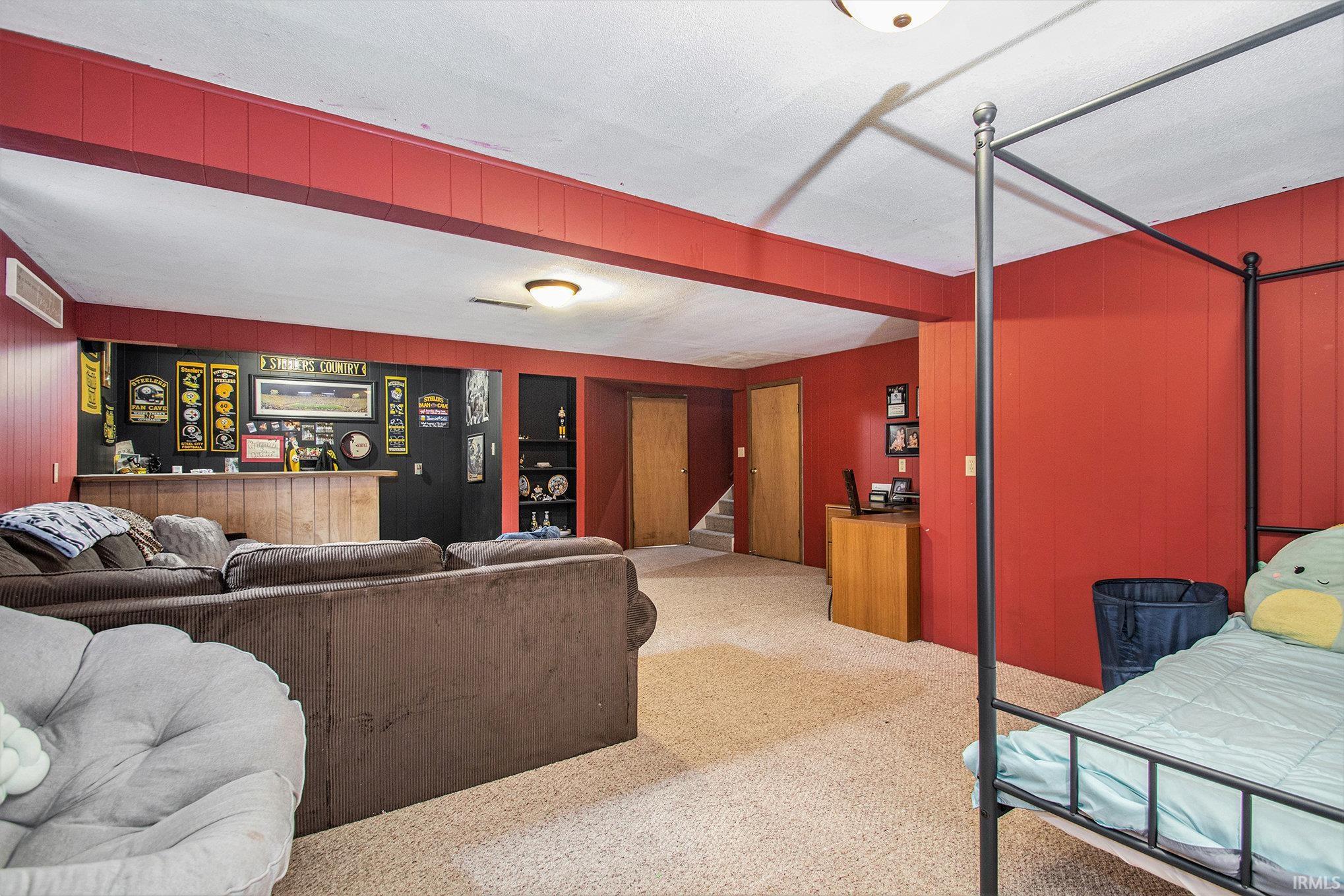 Elkhart, Indiana 46514, United States, 3 Bedrooms Bedrooms, ,2 BathroomsBathrooms,Residential,Pending,184515