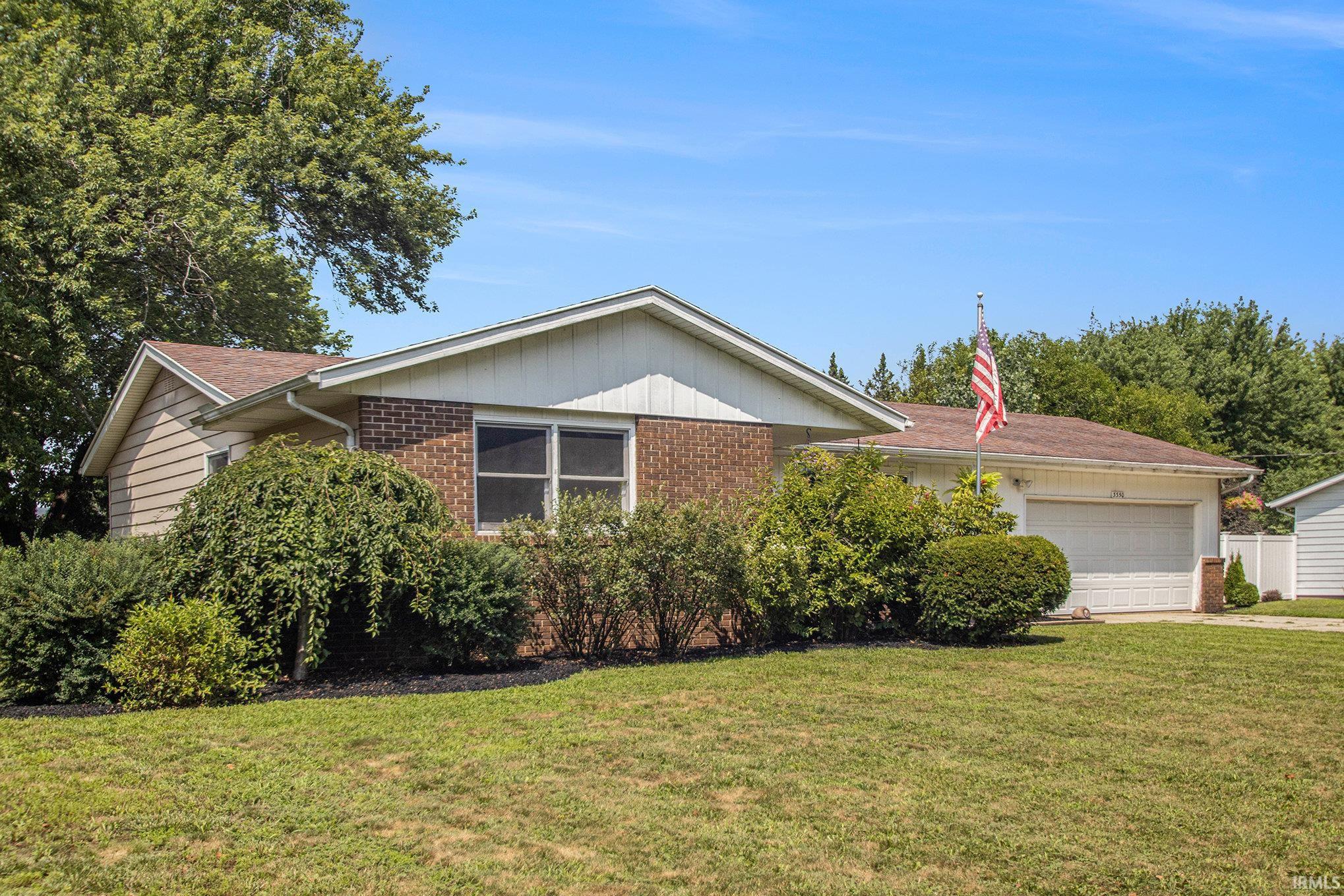 Elkhart, Indiana 46514, United States, 3 Bedrooms Bedrooms, ,2 BathroomsBathrooms,Residential,Pending,184515