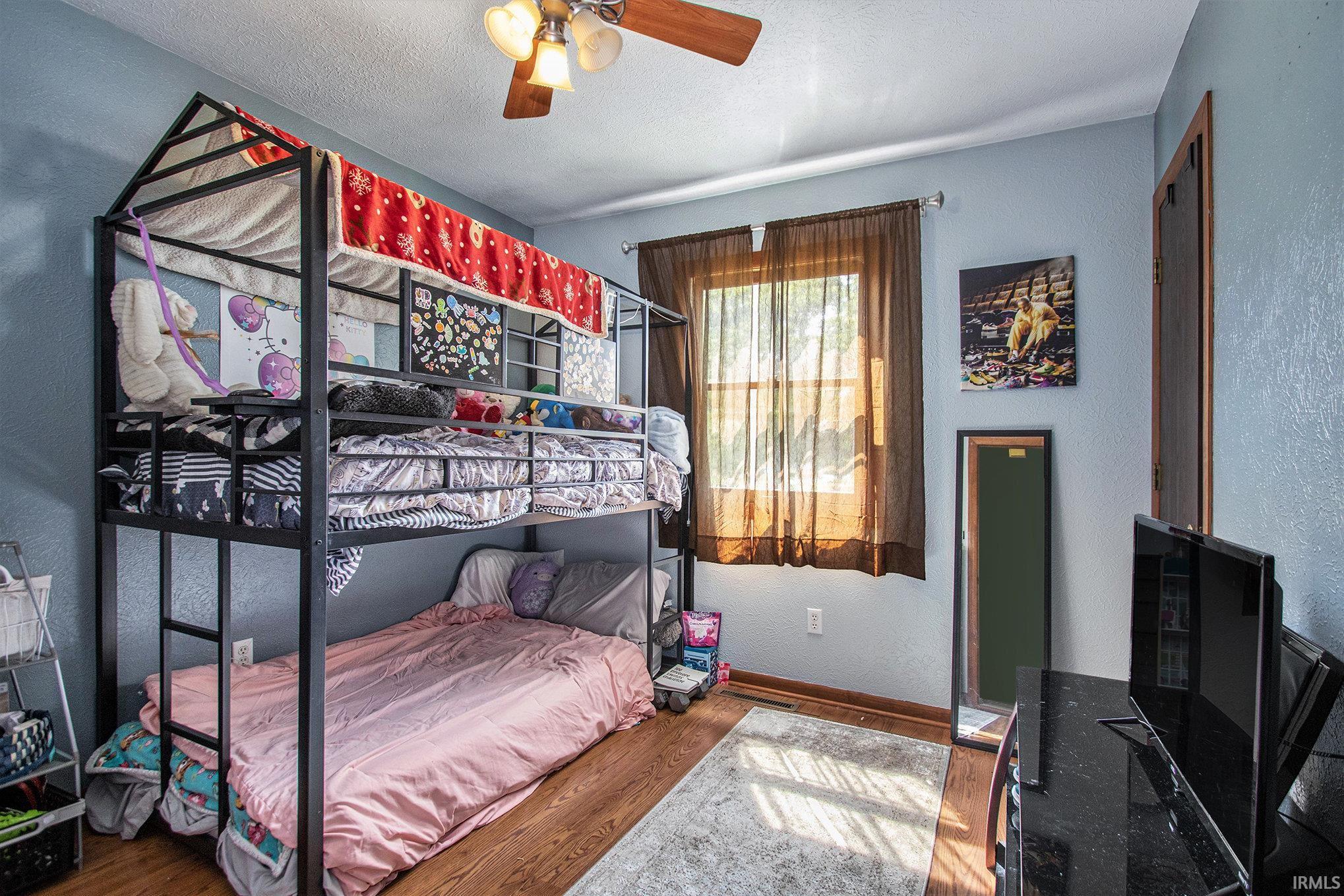 Elkhart, Indiana 46514, United States, 3 Bedrooms Bedrooms, ,2 BathroomsBathrooms,Residential,Pending,184515