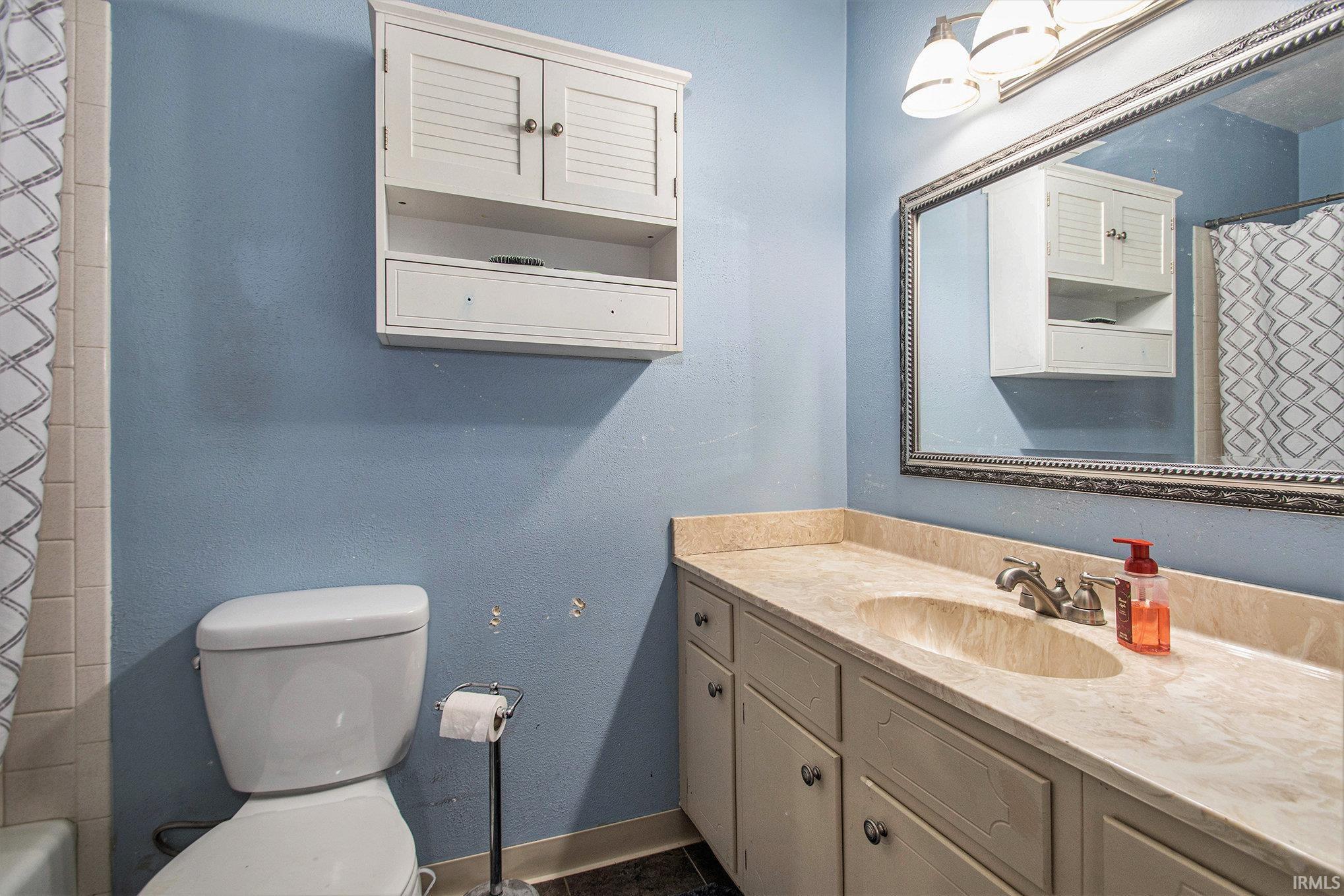 Elkhart, Indiana 46514, United States, 3 Bedrooms Bedrooms, ,2 BathroomsBathrooms,Residential,Pending,184515