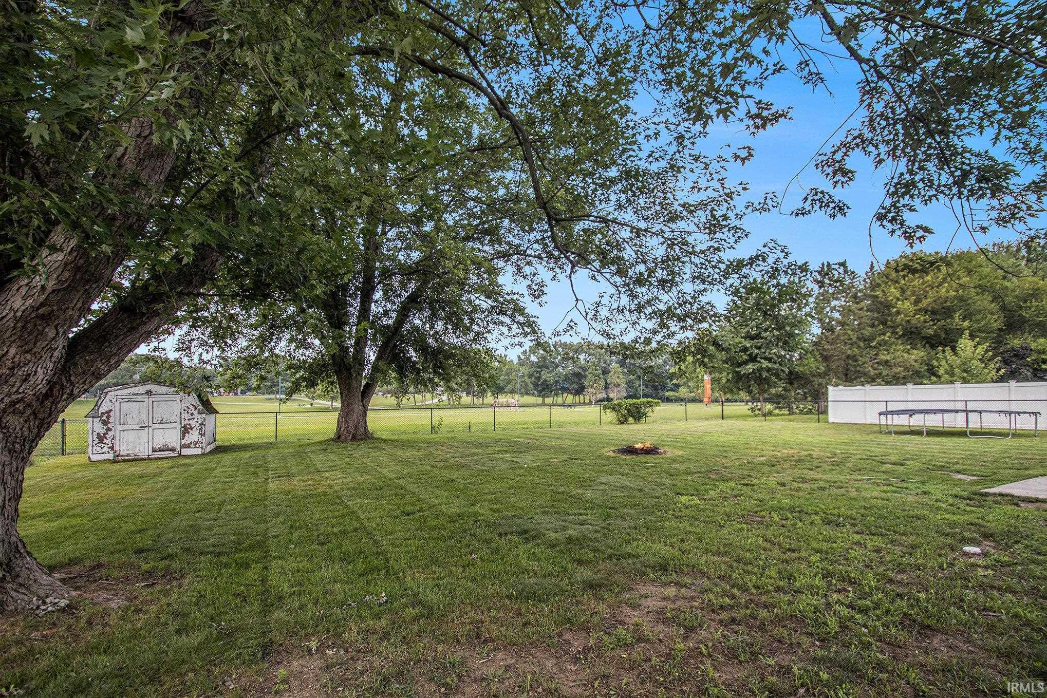 Elkhart, Indiana 46514, United States, 3 Bedrooms Bedrooms, ,2 BathroomsBathrooms,Residential,Pending,184515