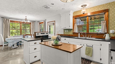 Tiny photo for 895 W Oakwood Lane, Paoli, IN 47454 (MLS # 202635571)